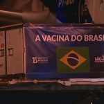 Avião com insumos para produção de 8,6 milhões de doses da vacina CoronaVac chega ao Brasil