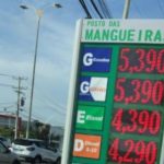 Postos aplicam reajuste anunciado pela Petrobras, e gasolina custa até R$ 5,39 na RMS