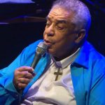 Calçadão de estádio de futebol no Rio ganha nome de Agnaldo Timóteo