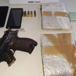 Dupla armada é presa com pistola e drogas dentro de ônibus intermunicipal para Maraú