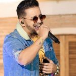 Cantor sertanejo Kleber, da dupla com Kaue, morre de Covid-19
